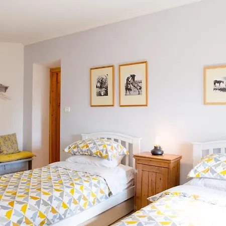 Set In Olive Grove With Stunning Views Ferienhaus