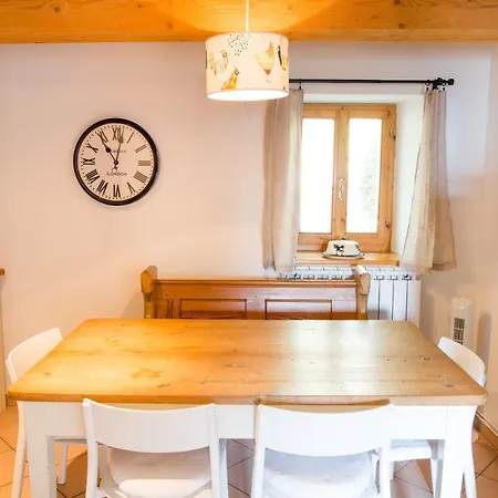Hébergement de vacances Set In Olive Grove With Stunning Views