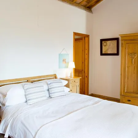 Set In Olive Grove With Stunning Views Ferienhaus