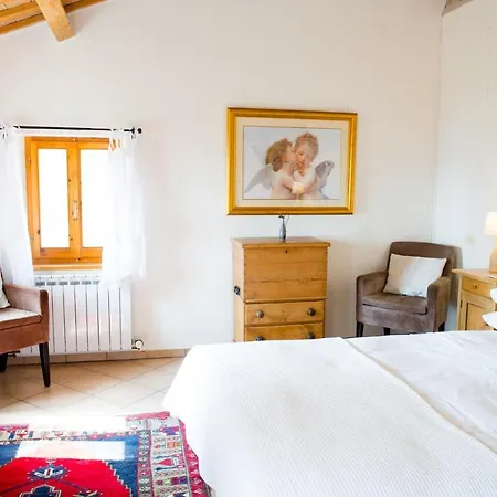 Hébergement de vacances Set In Olive Grove With Stunning Views