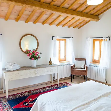 Set In Olive Grove With Stunning Views Ferienhaus Mondavio